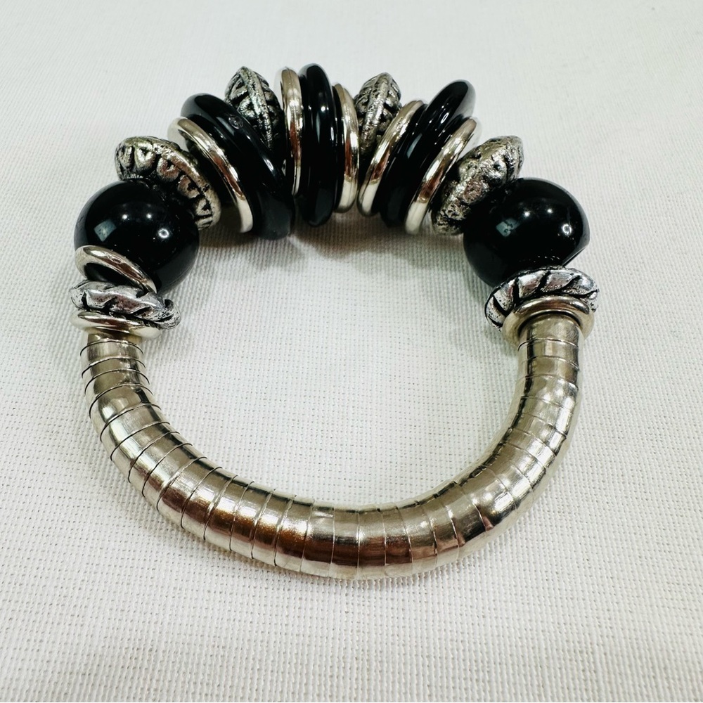SILVER TONE BLACK BEADED BOHO CHIC STRETCH BRACELET NWOT FASHION CHUNKY GLAM ๐ค - Picture 3 of 8